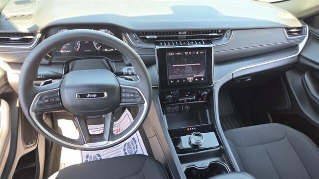 2025 Jeep Grand Cherokee Laredo A