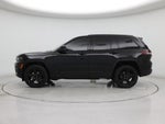 2023 Grand Cherokee Thumbnail 3