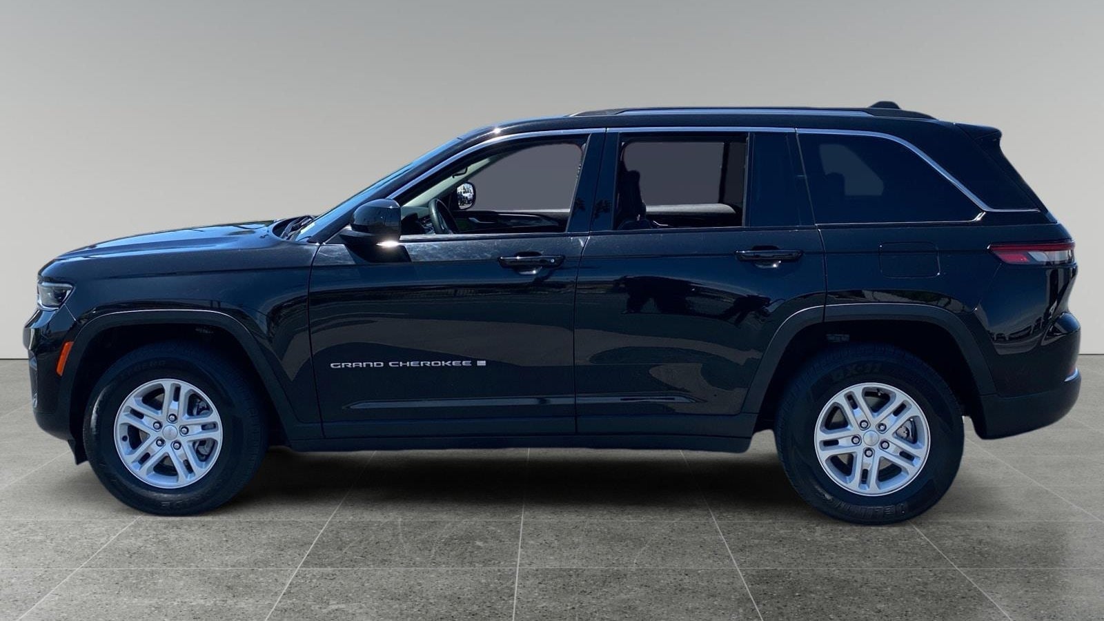 2023 Jeep Grand Cherokee Laredo X
