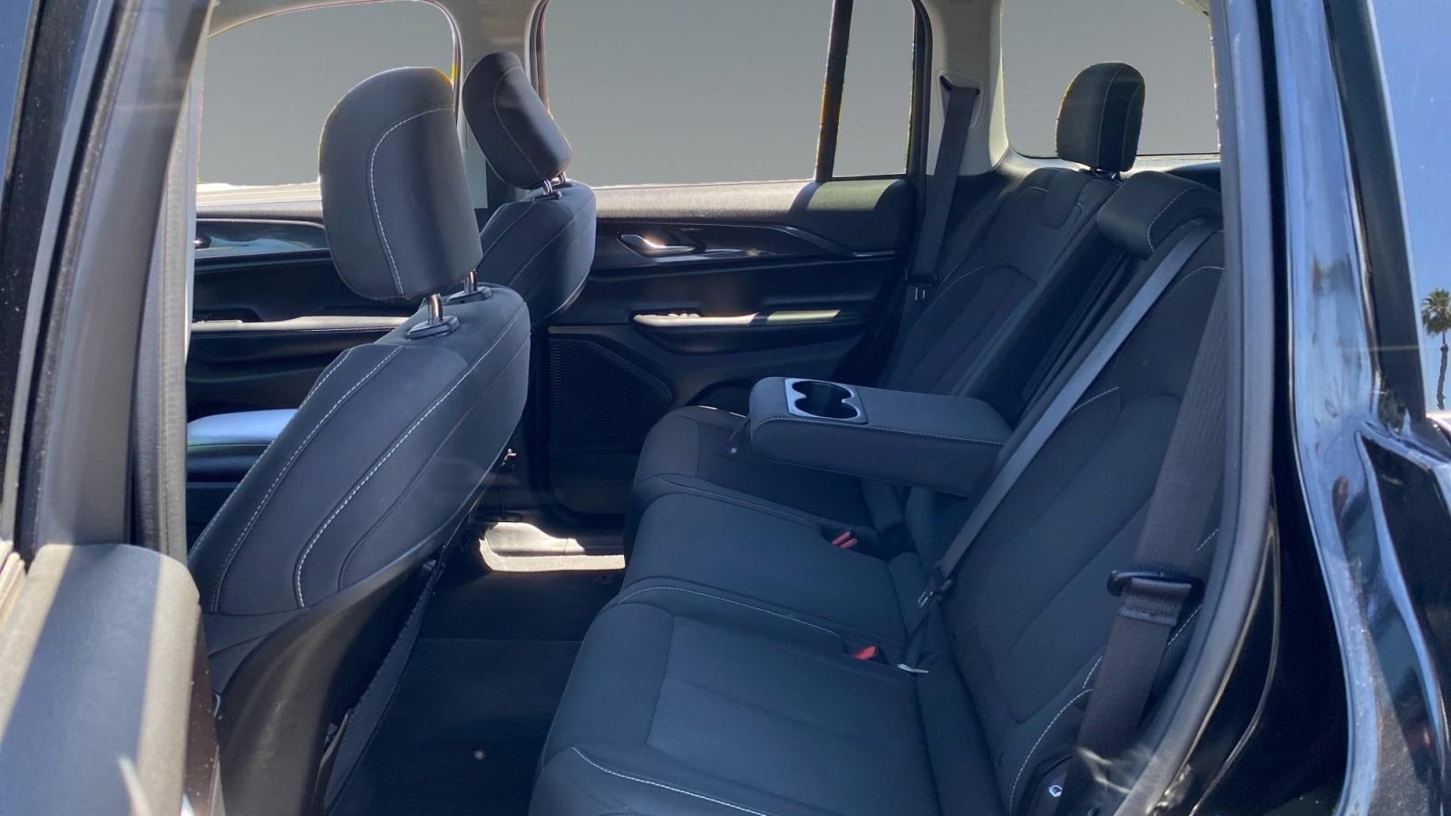 2023 Jeep Grand Cherokee Laredo X