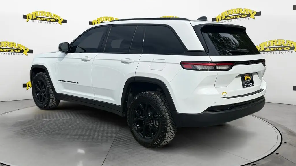 2025 Jeep Grand Cherokee Laredo A