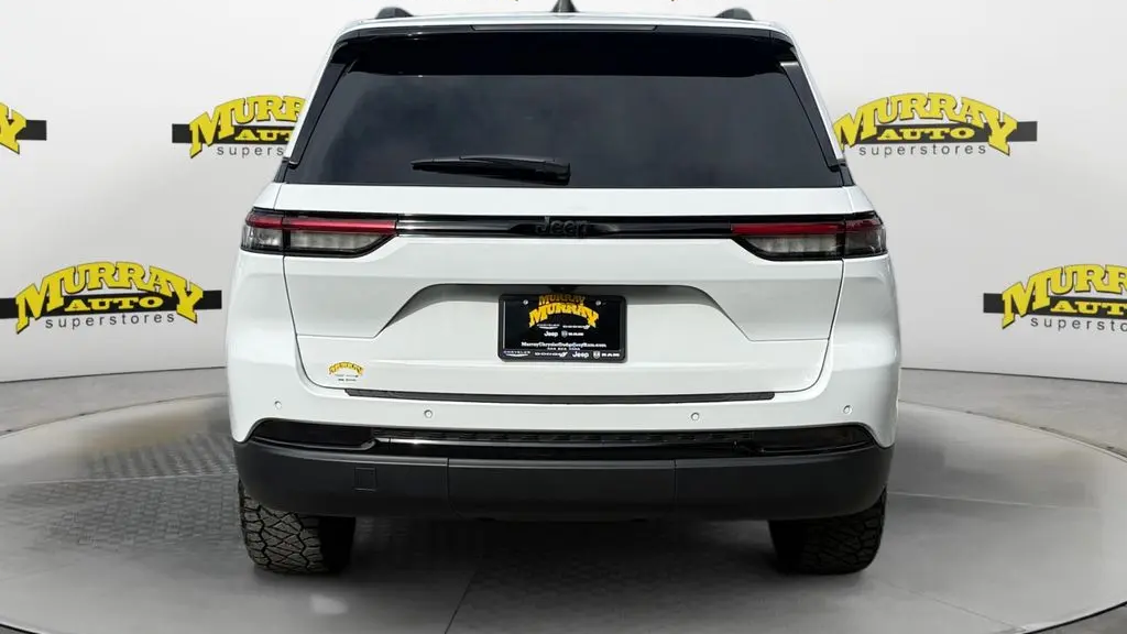 2025 Jeep Grand Cherokee Laredo A