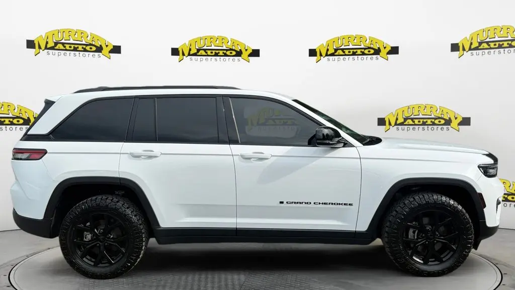 2025 Jeep Grand Cherokee Laredo A