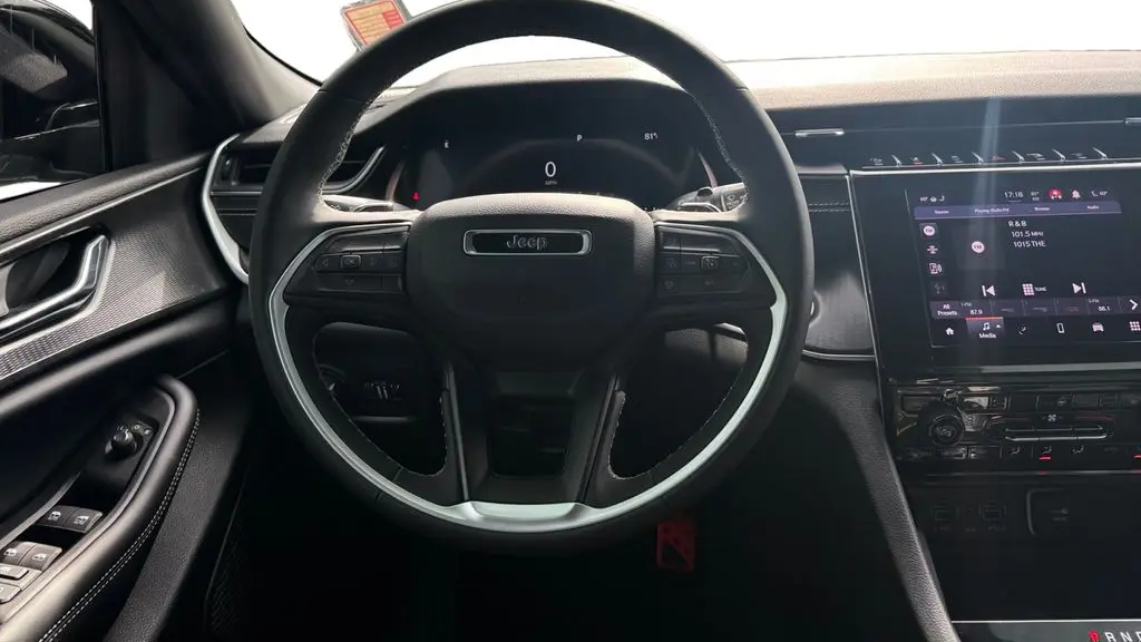 2025 Jeep Grand Cherokee Laredo A