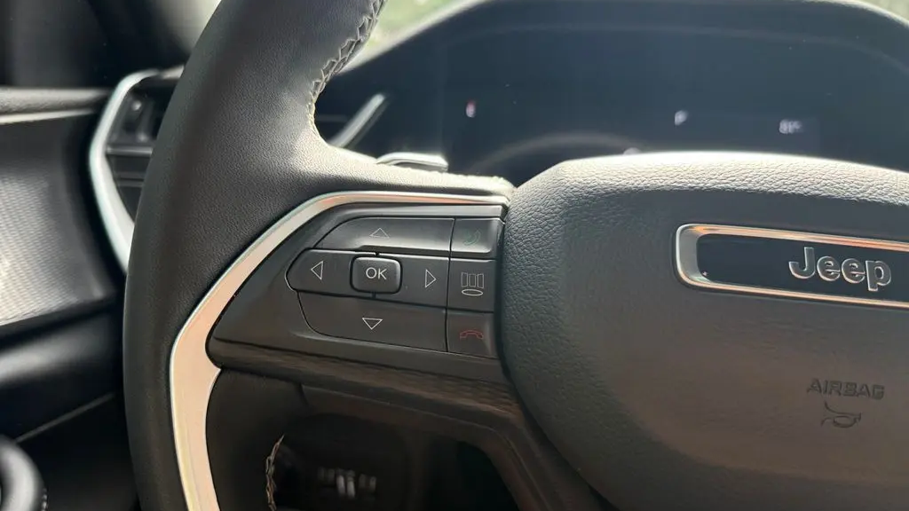 2025 Jeep Grand Cherokee Laredo A