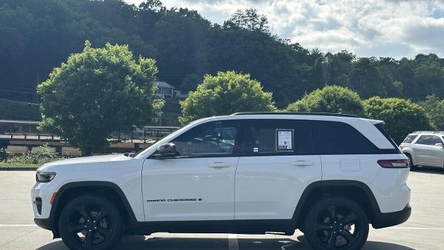 2023 Jeep Grand Cherokee Laredo X