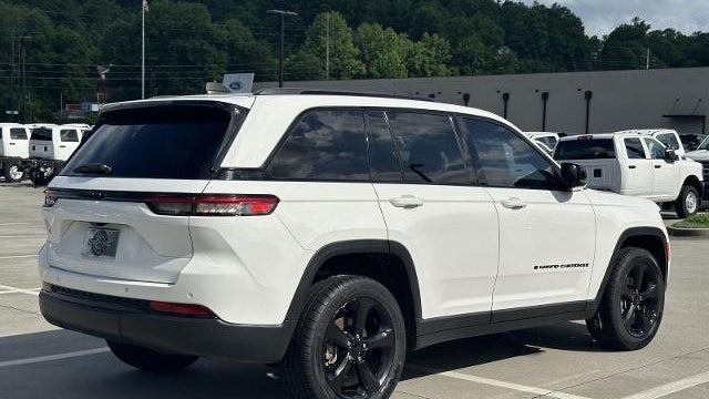 2023 Jeep Grand Cherokee Laredo X