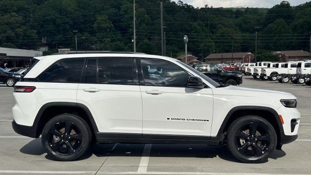 2023 Jeep Grand Cherokee Laredo X