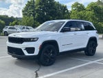 2023 Grand Cherokee Thumbnail 3
