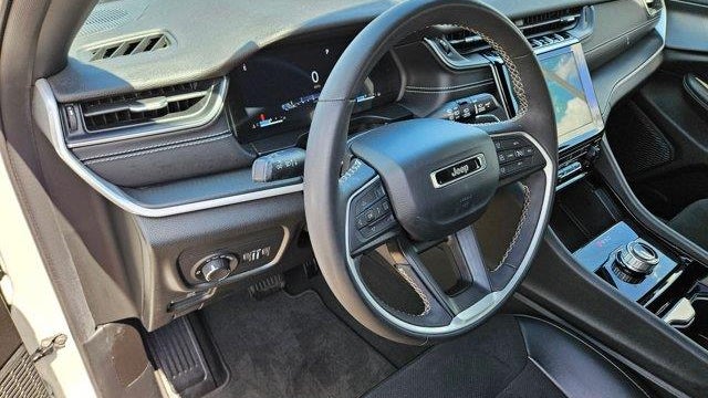 2023 Jeep Grand Cherokee Laredo X