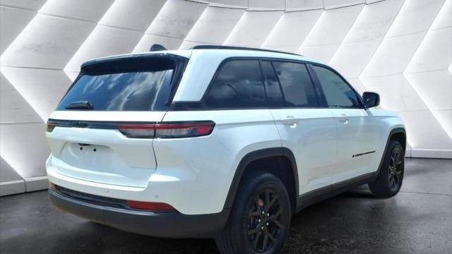 2024 Jeep Grand Cherokee Altitude