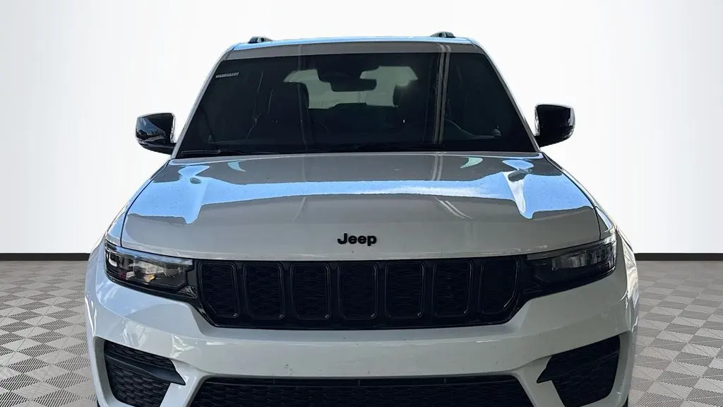 2025 Jeep Grand Cherokee Laredo A