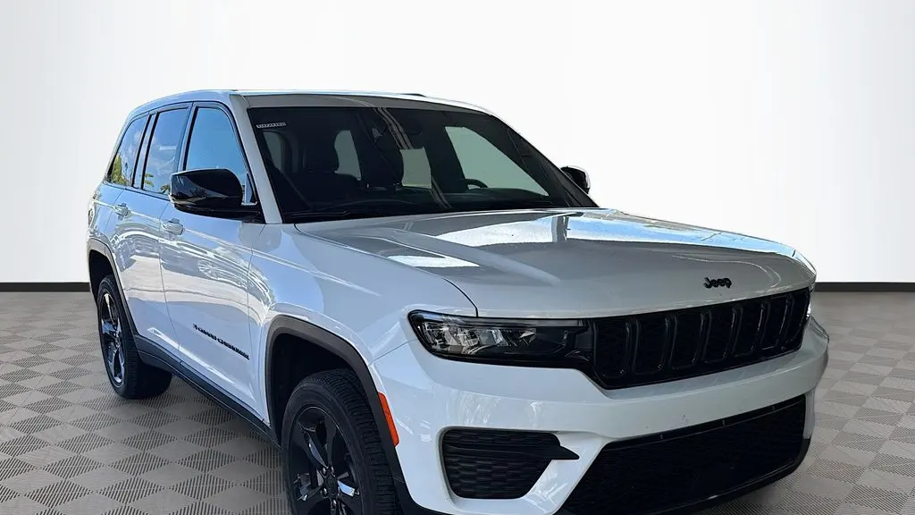 2025 Jeep Grand Cherokee Laredo A