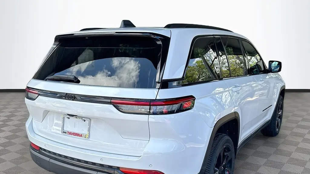 2025 Jeep Grand Cherokee Laredo A