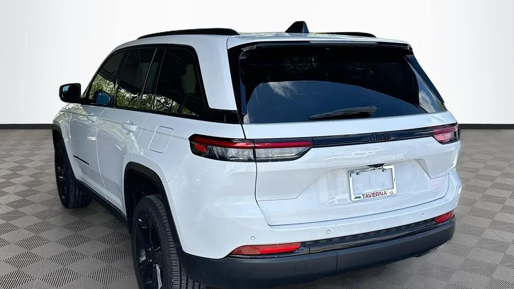 2025 Jeep Grand Cherokee Laredo A