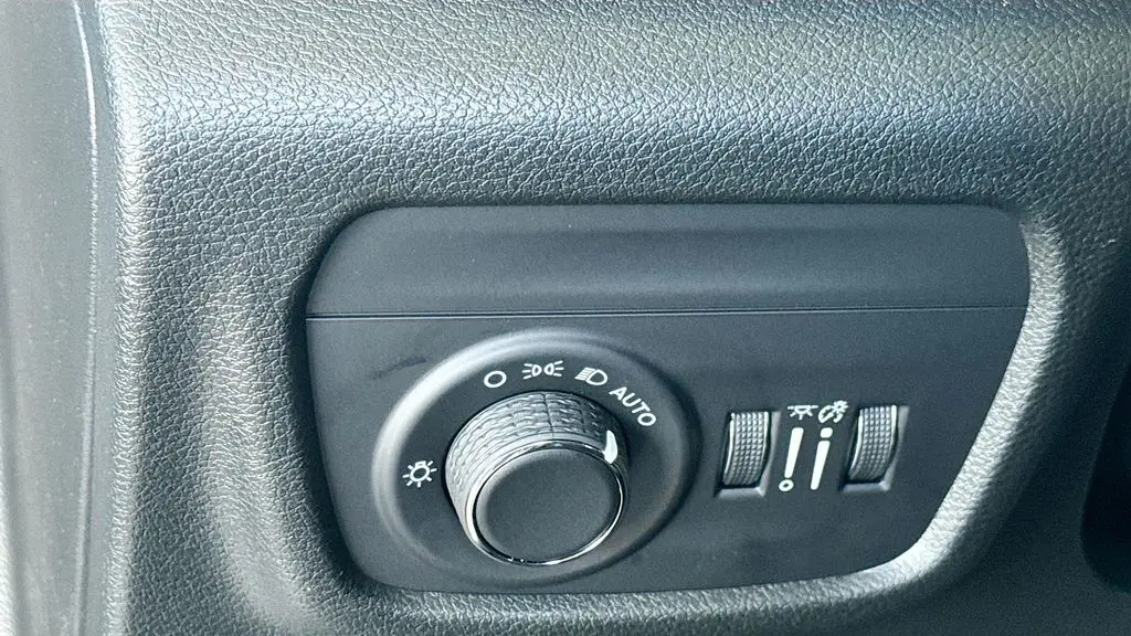 2025 Jeep Grand Cherokee Laredo A
