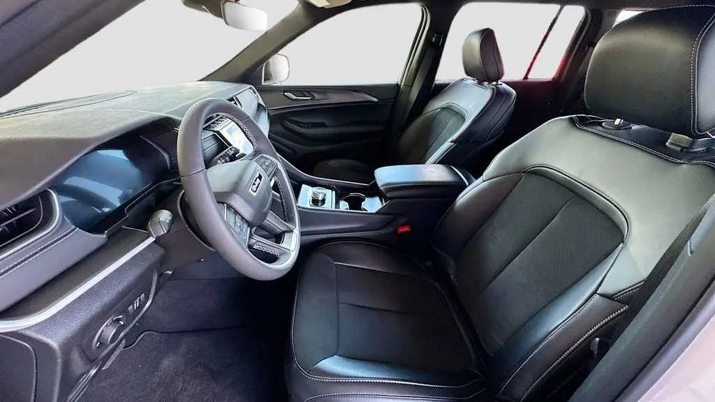 2025 Jeep Grand Cherokee Laredo A