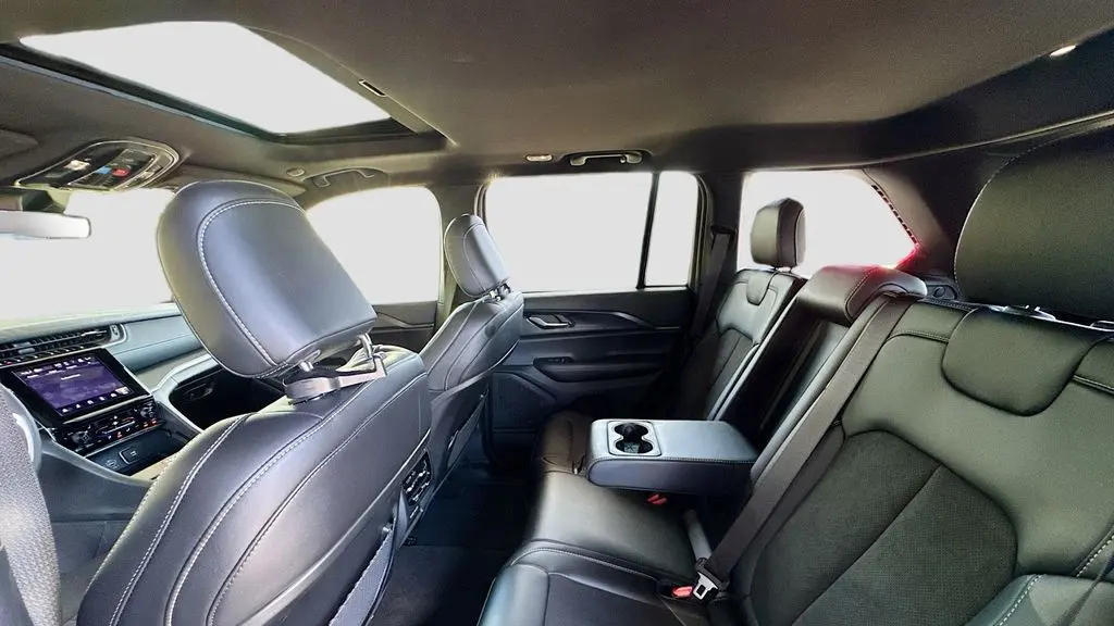 2025 Jeep Grand Cherokee Laredo A