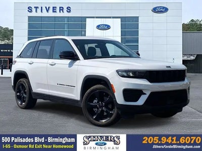2023 Jeep Grand Cherokee 4X2 Laredo X 4DR SUV