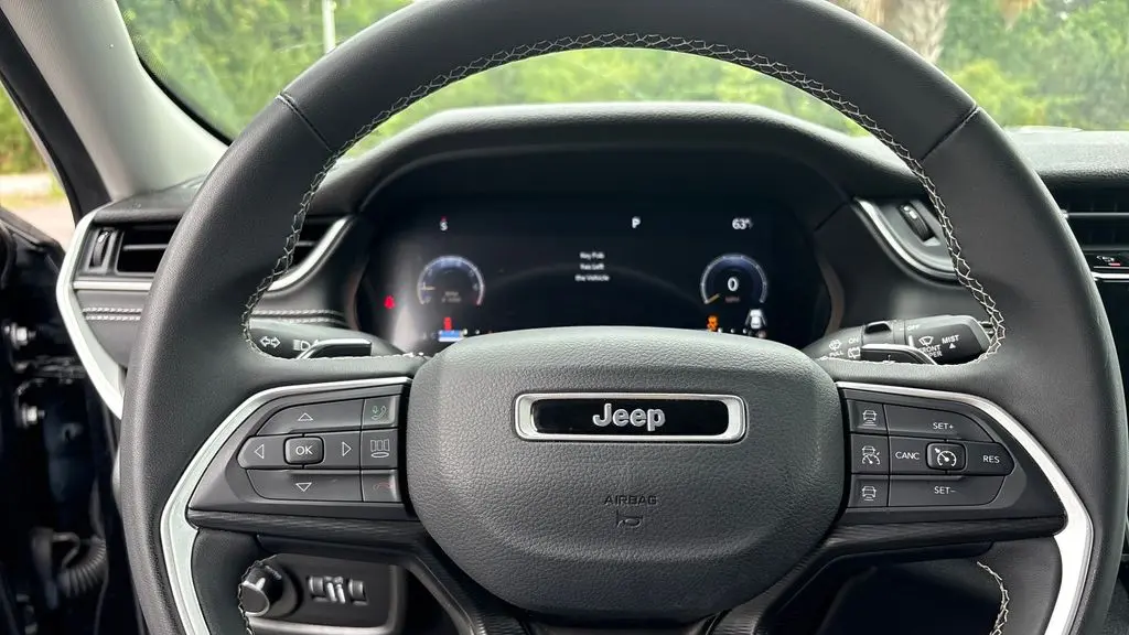 2023 Jeep Grand Cherokee Laredo