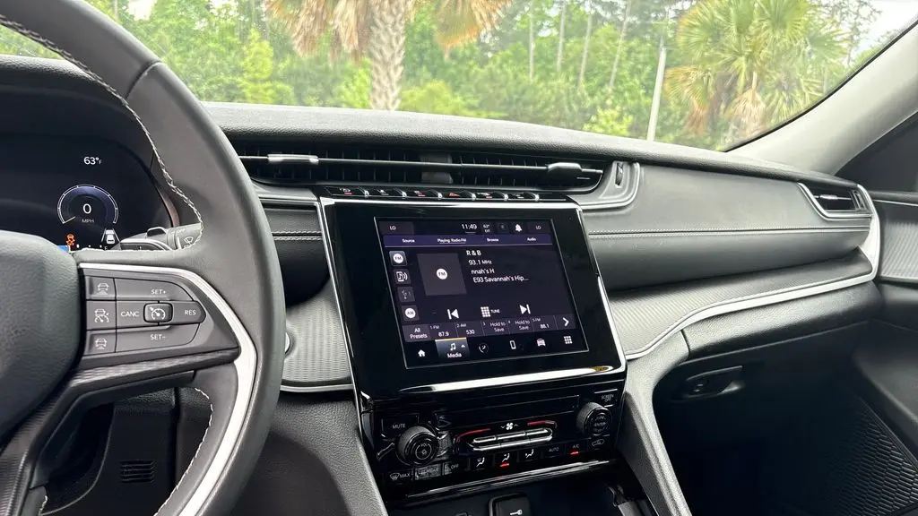 2023 Jeep Grand Cherokee Laredo