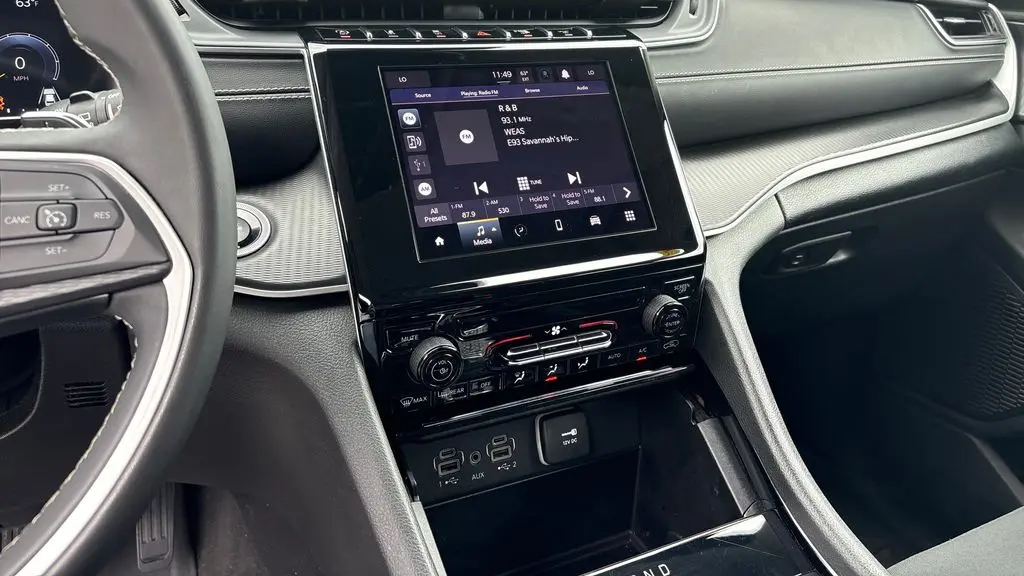 2023 Jeep Grand Cherokee Laredo