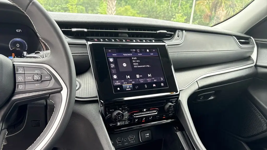 2023 Jeep Grand Cherokee Laredo