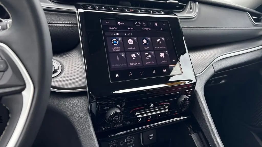 2023 Jeep Grand Cherokee Laredo
