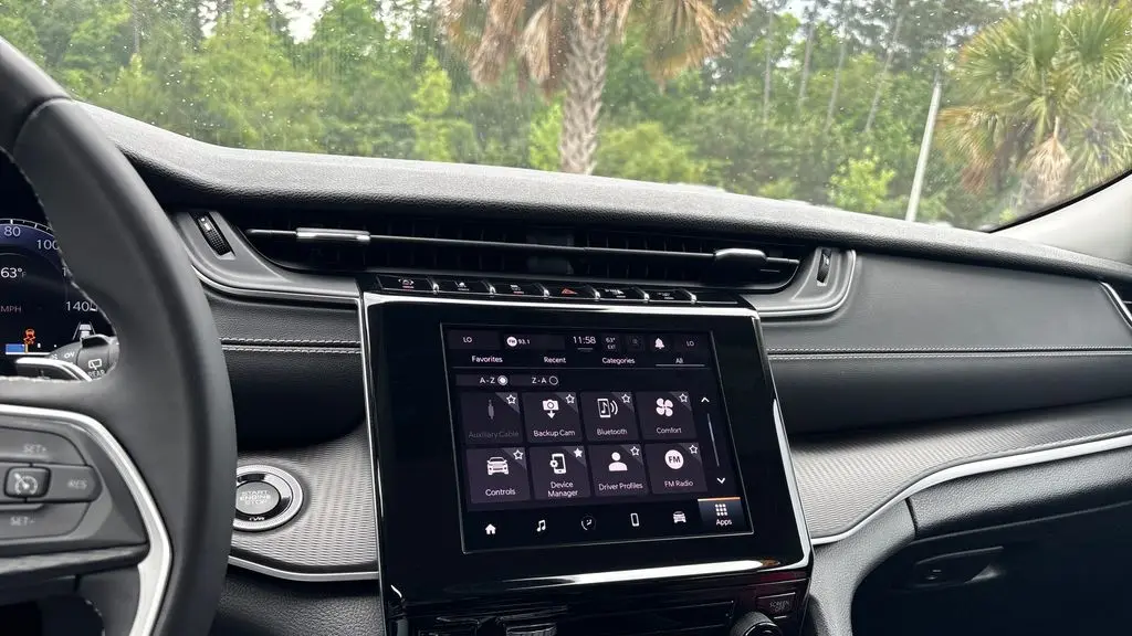 2023 Jeep Grand Cherokee Laredo