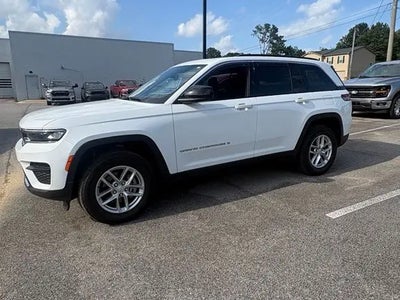 2024 Jeep Grand Cherokee 4X2 Laredo 4DR SUV
