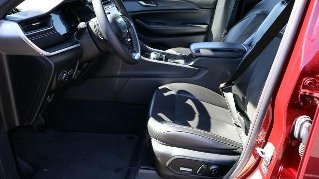 2024 Jeep Grand Cherokee Laredo A