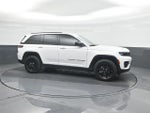 2025 Grand Cherokee Thumbnail 11