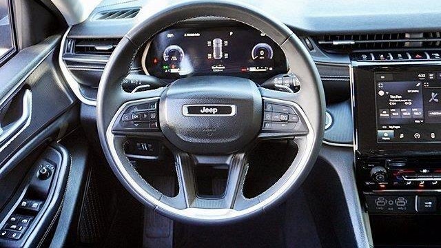 2023 Jeep Grand Cherokee Laredo X