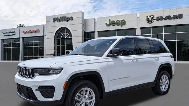 2026 Jeep Grand Cherokee Laredo
