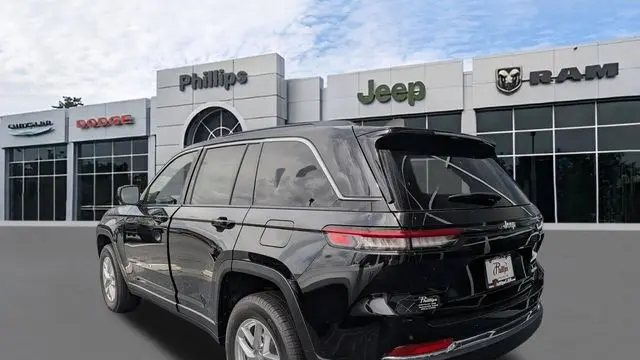 2026 Jeep Grand Cherokee Laredo