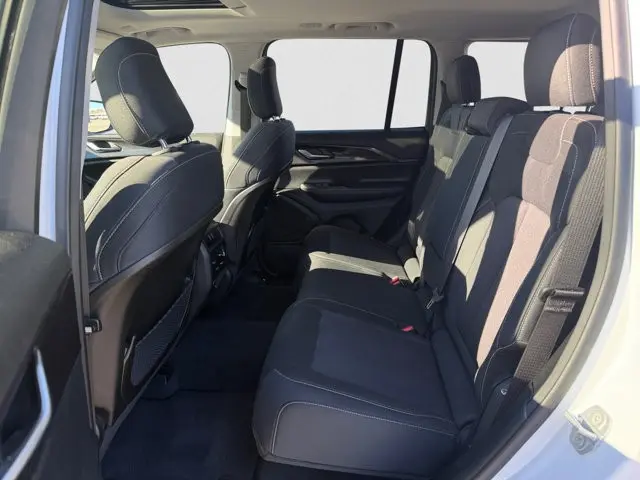 2023 Jeep Cherokee - $30,995