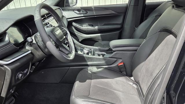 2025 Jeep Grand Cherokee Laredo A