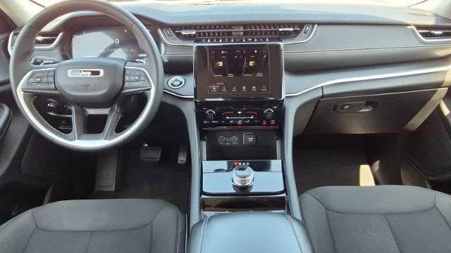 2023 Jeep Grand Cherokee Laredo X