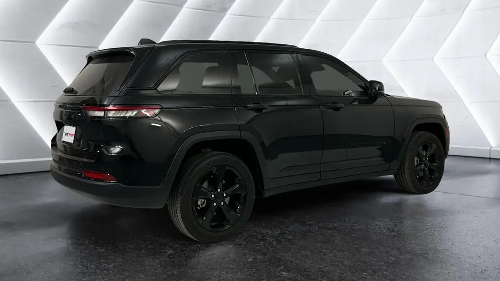 2023 Jeep Grand Cherokee Laredo X