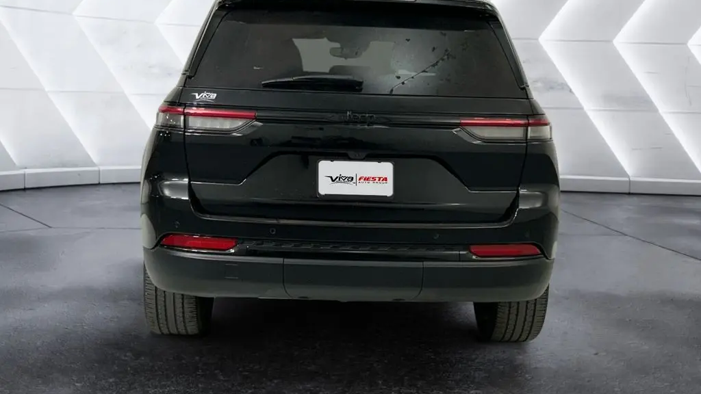 2023 Jeep Grand Cherokee Laredo X