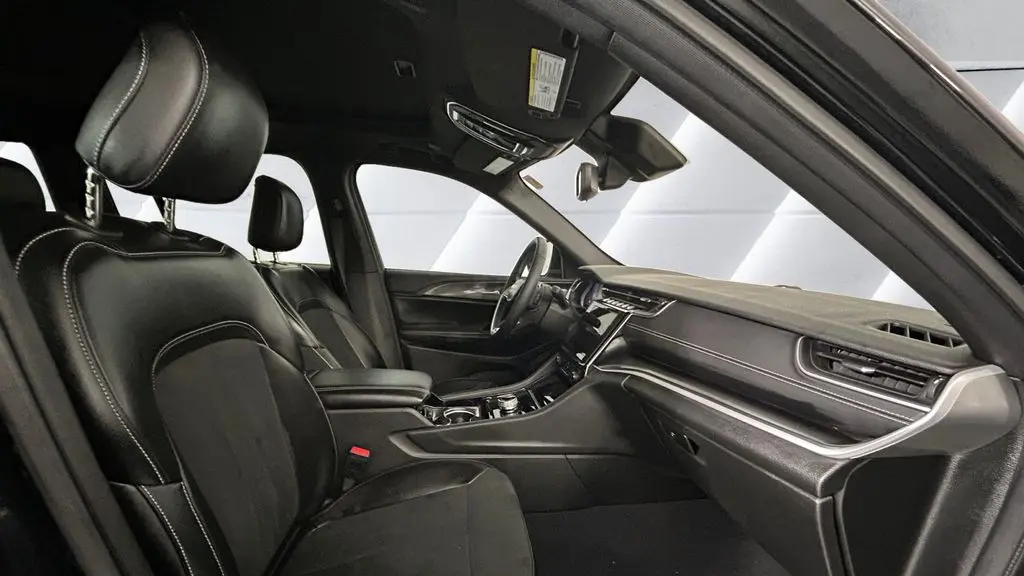 2023 Jeep Grand Cherokee Laredo X