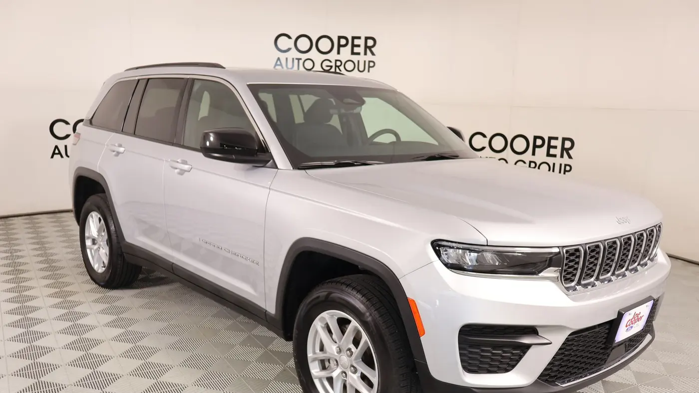 Preowned 2025 Jeep Grand Cherokee Laredo A for Sale