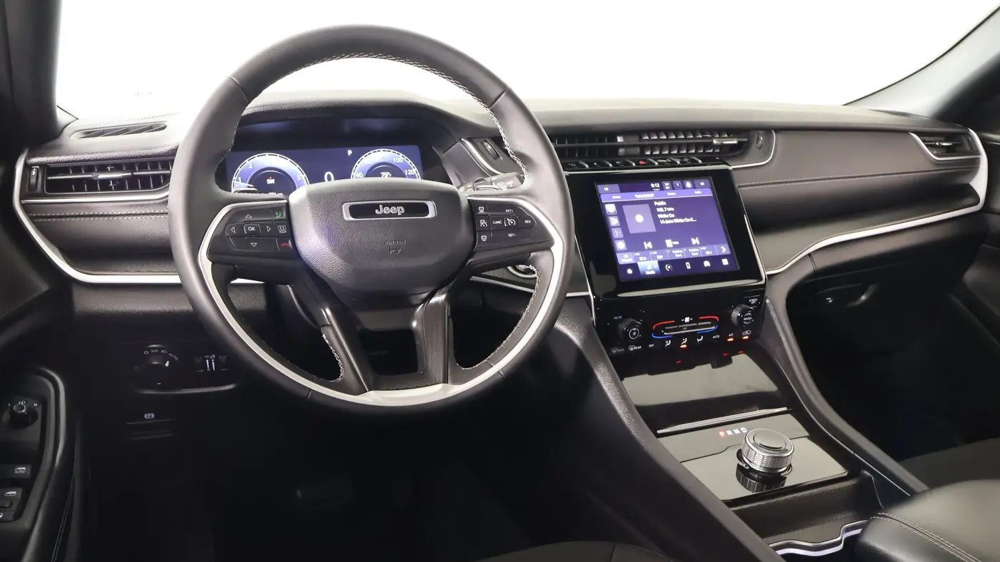 2025 Jeep Grand Cherokee Laredo A