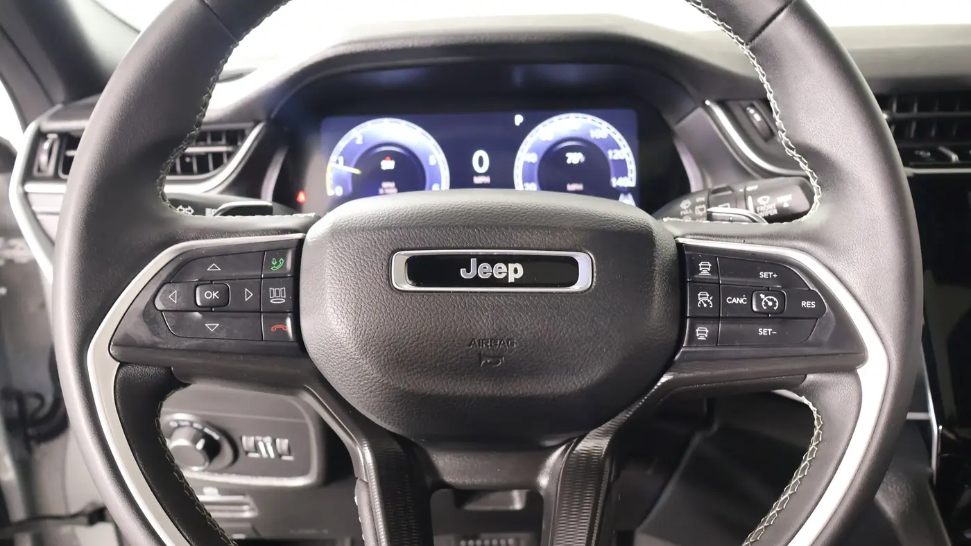2025 Jeep Grand Cherokee Laredo A