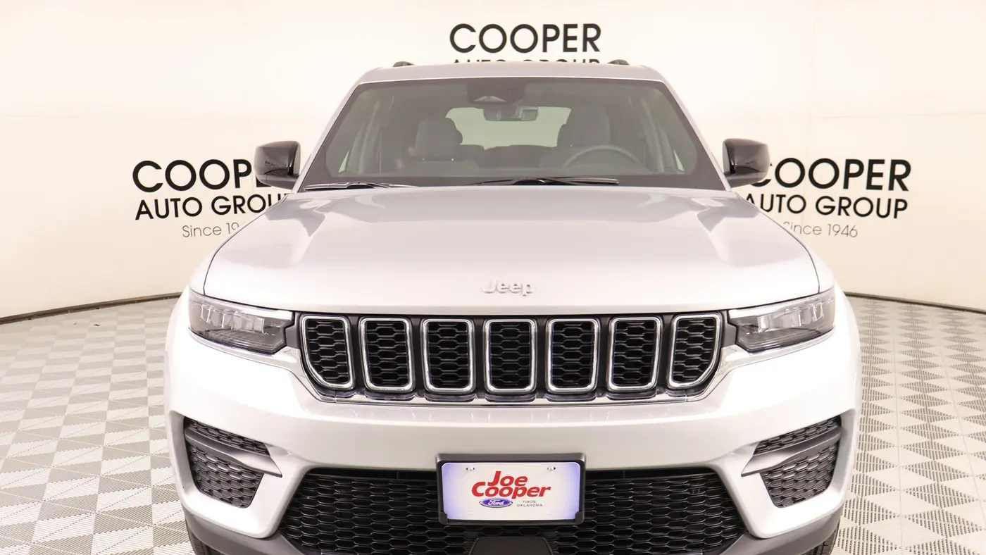 2025 Jeep Grand Cherokee Laredo A