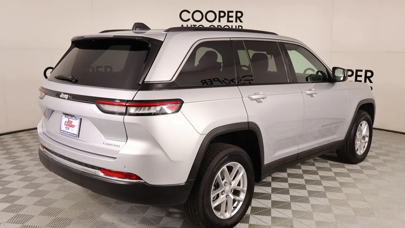 2025 Jeep Grand Cherokee Laredo A