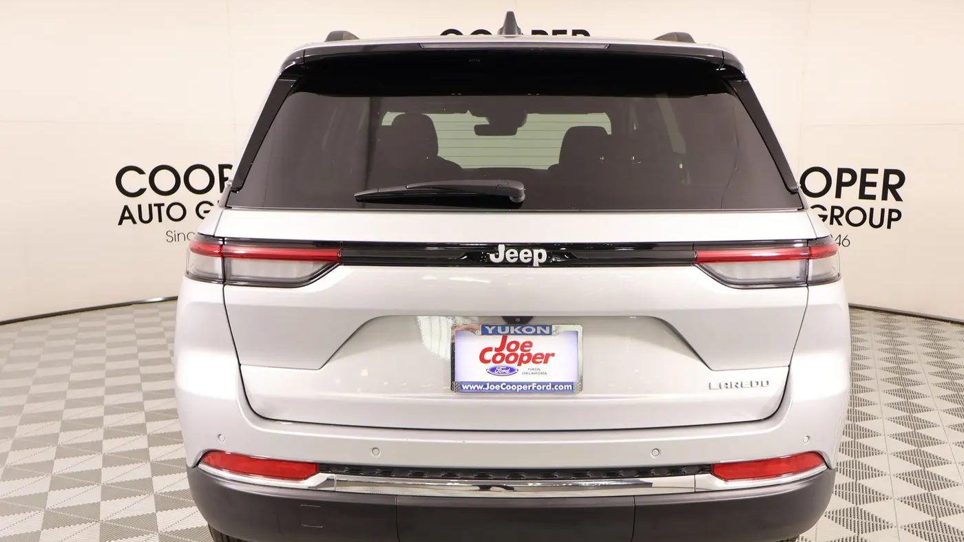 2025 Jeep Grand Cherokee Laredo A