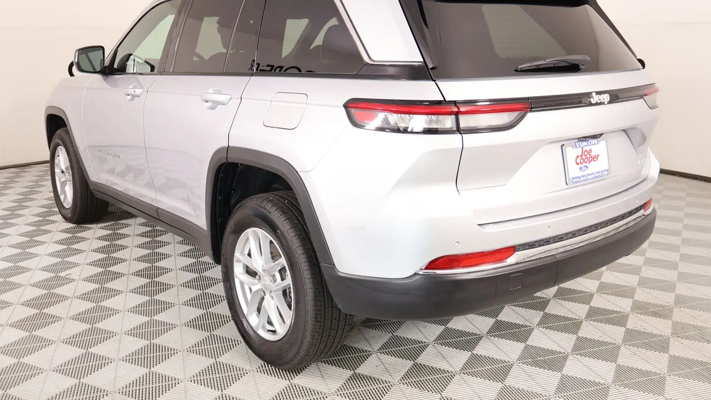 2025 Jeep Grand Cherokee Laredo A