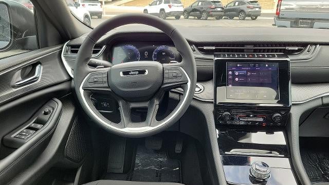 2025 Jeep Grand Cherokee Laredo A
