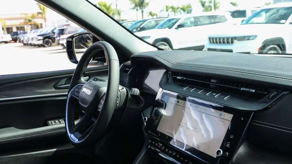 2026 Jeep Grand Cherokee Altitude